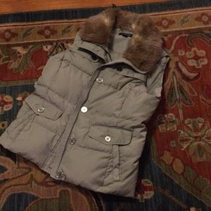 Lands End Ladies Puffer Vest w Removable Fur Neck